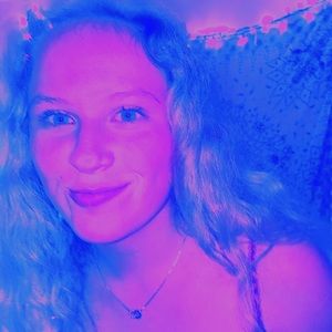 Meet your Posher, Caroline